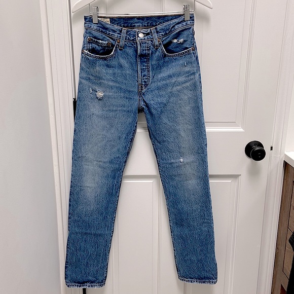 LEVIS STRAIGHT HIGH RISE JEANS - Size 26/30 - EUC - Picture 1 of 8